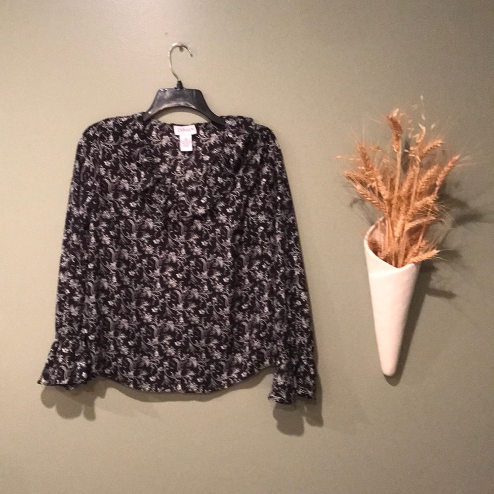 Carmen Marc Valvo Black/White Ruffle At The Neck/Wrists Long Sleeve Blouse. XS